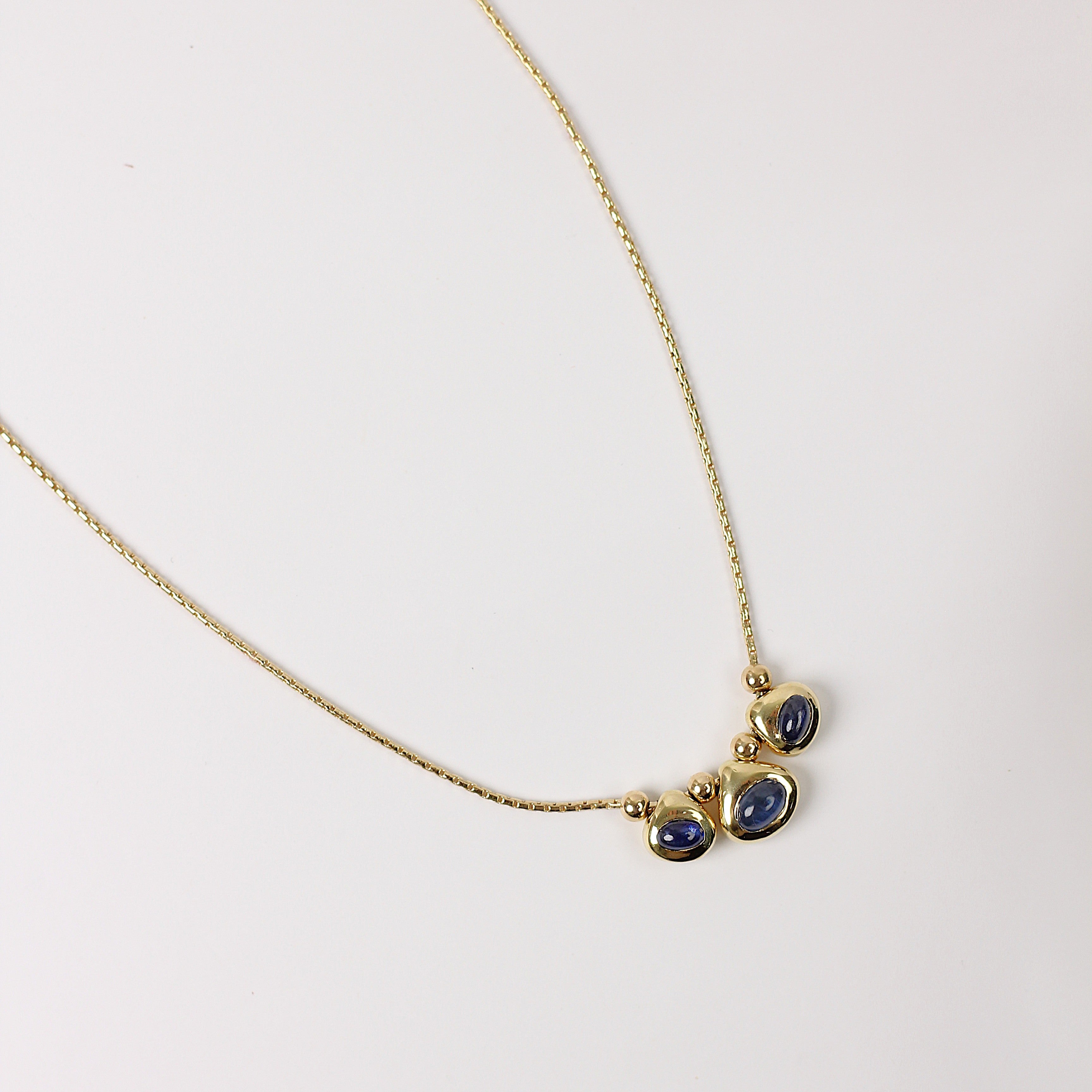 ESTATE 18k Yellow Gold Sapphire Necklace