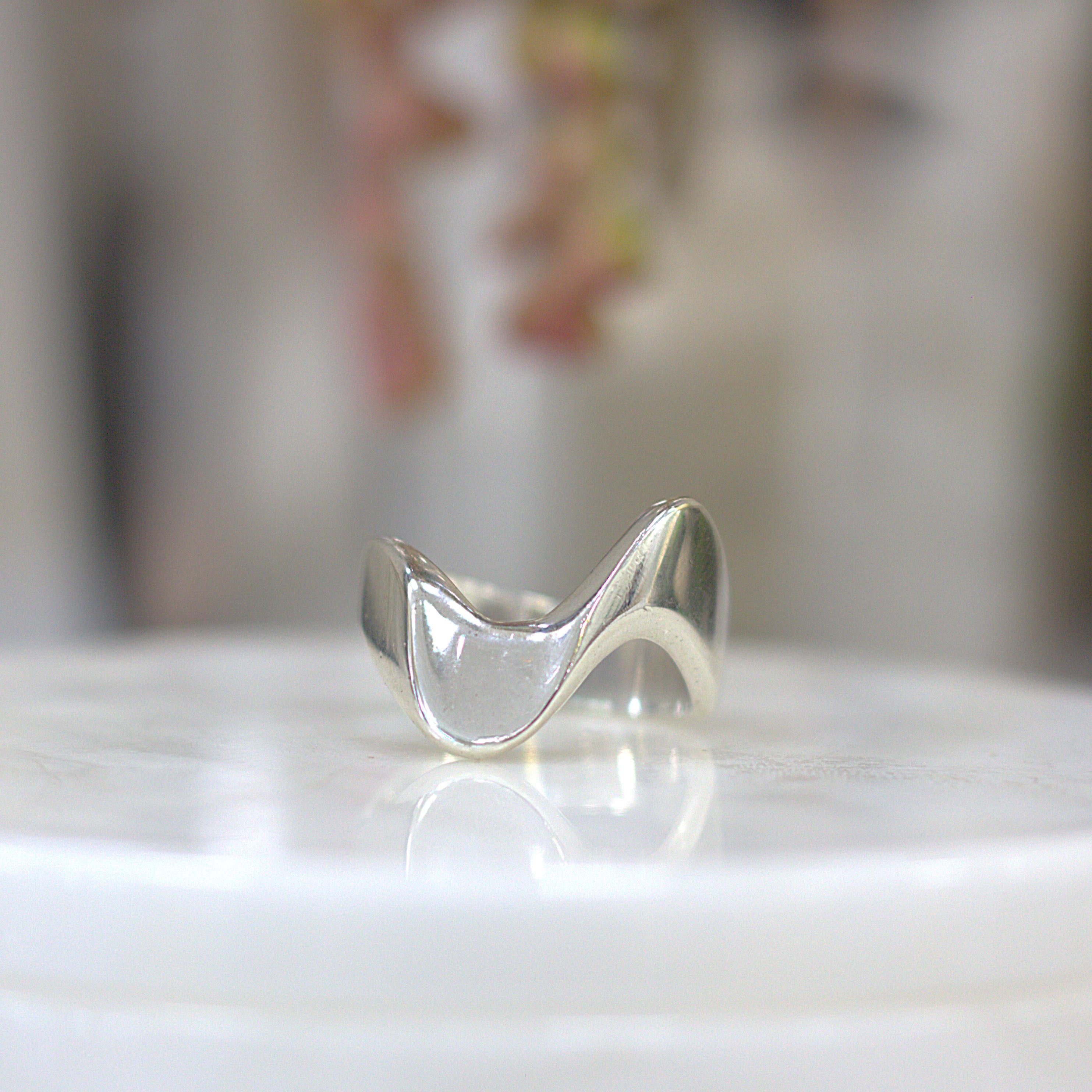 ESTATE Wavy Fashion Ring