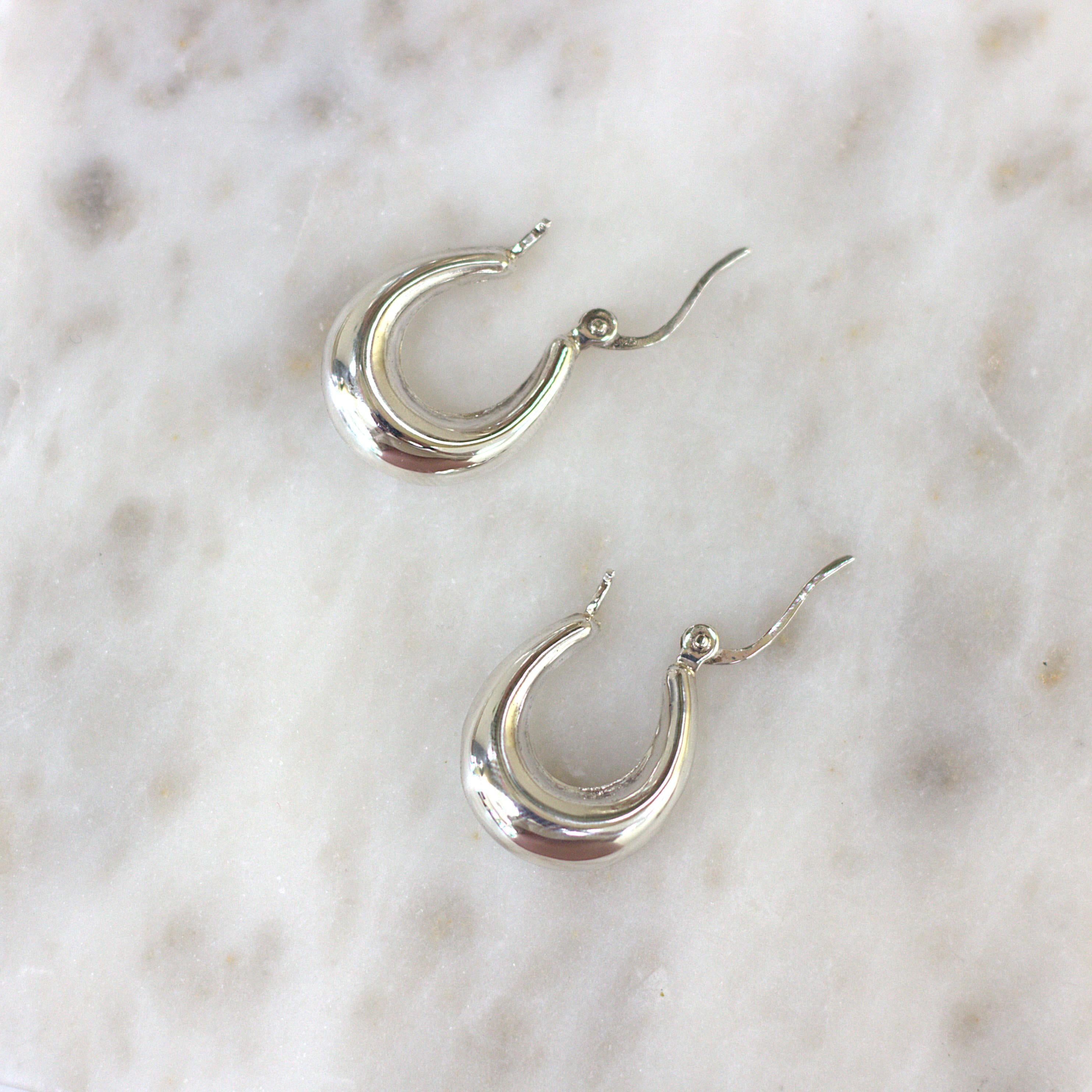 ESTATE Silver Hoops