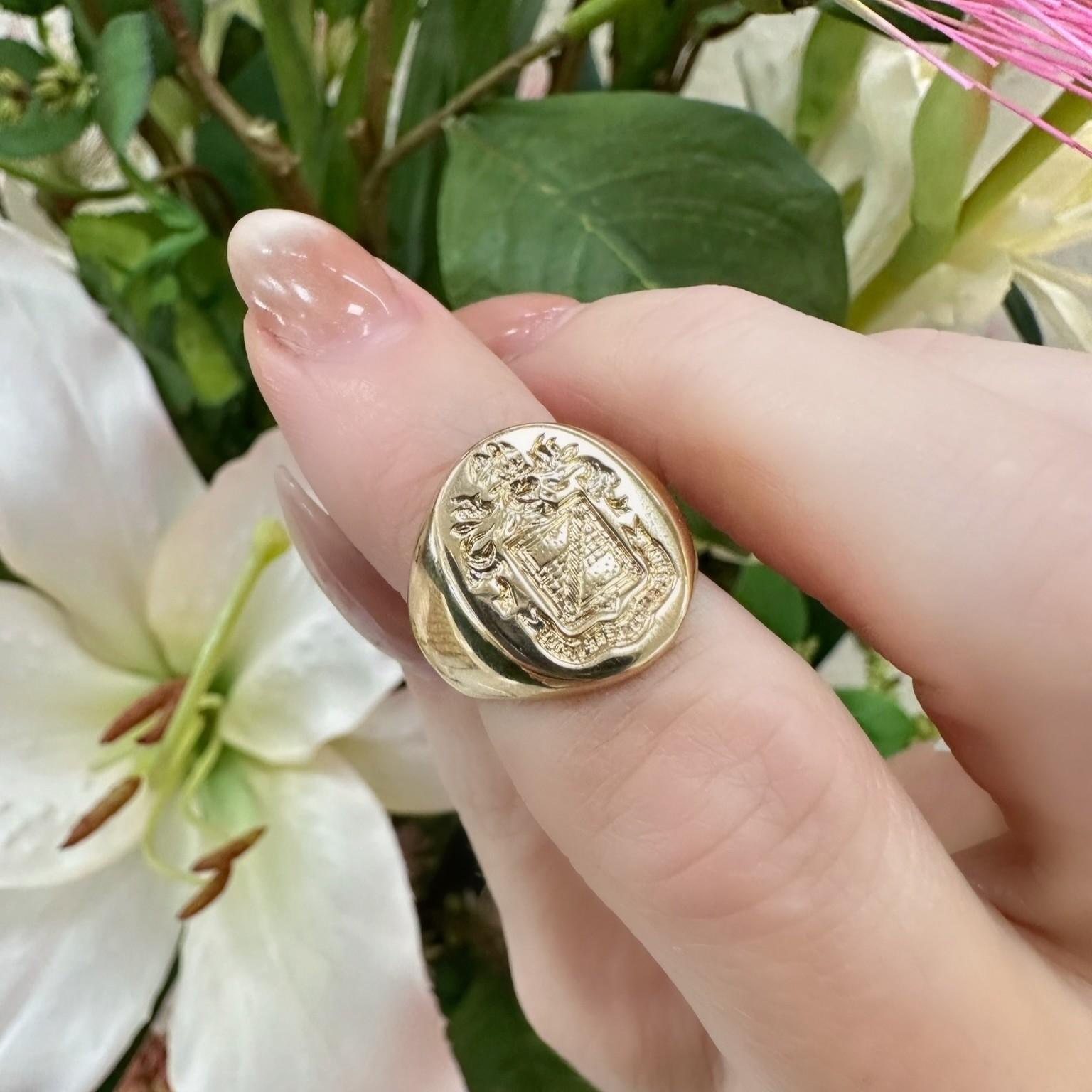 ESTATE Engraved Signet Ring
