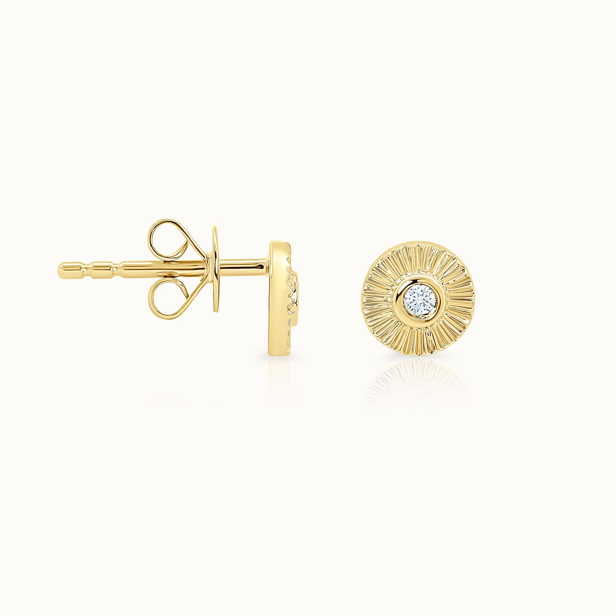 Ribbed Radiant Round Diamond Studs