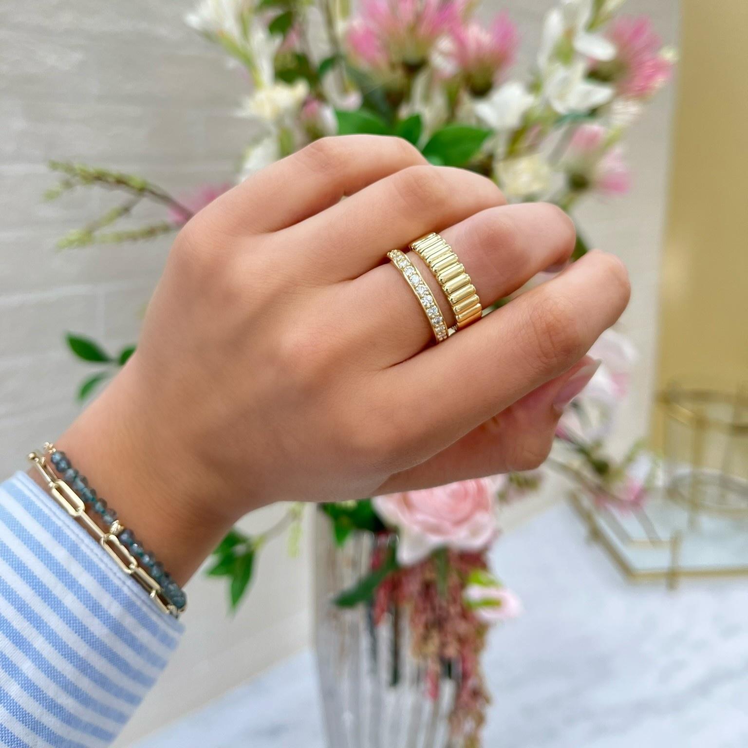 Aubri Fluted Band