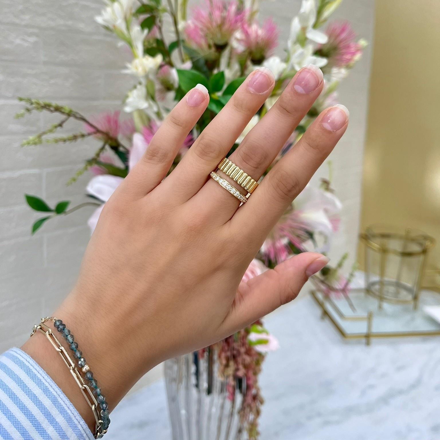 Aubri Fluted Band
